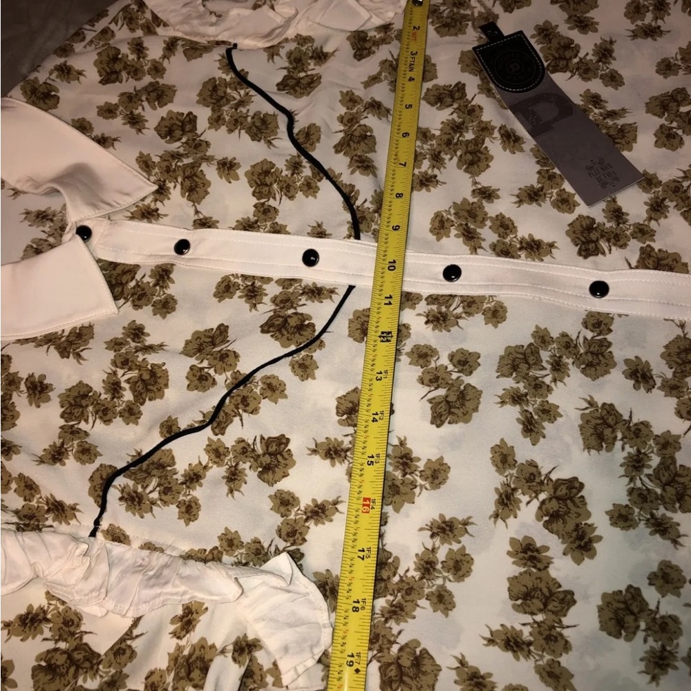 NWOT Double D Ranch Floral blouse 5th Ave Top Sz M. - Picture 10 of 14